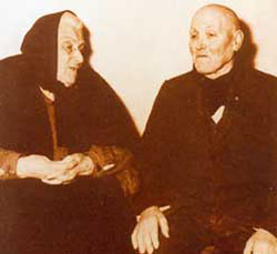 A photograph of Maria's mother with Alessandro Serenelli